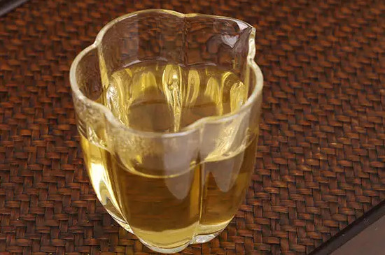 足焙火与轻焙火乌龙茶的品质区别
