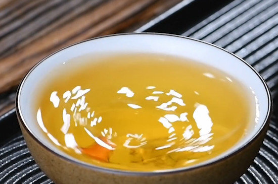 乌龙茶是什么颜色