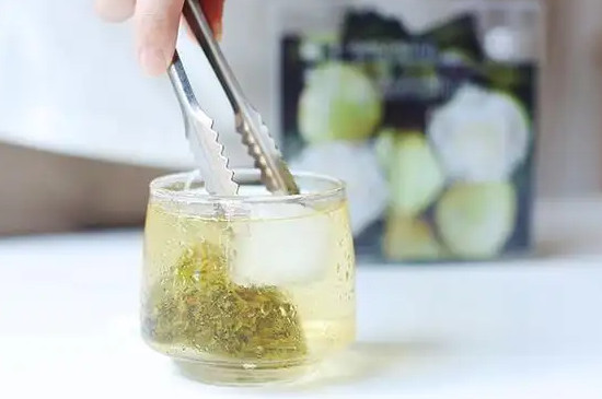 蜜桃乌龙用冷水还是热水泡