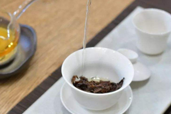南糯山多依寨古樹茶特點
