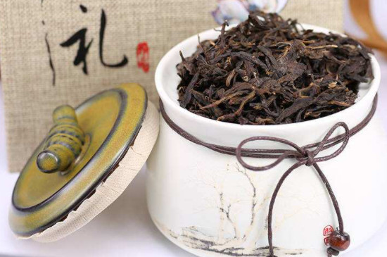送领导茶叶送一斤合适吗，送领导茶叶送一斤还是半斤