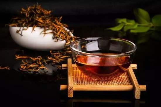 怎么喝茶不会失眠，在睡前3～5小时左右饮茶