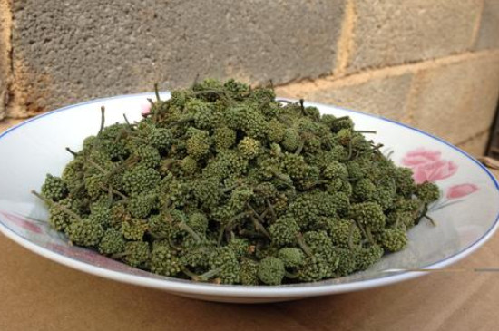 什麼人不適合喝三七花茶，三七花茶泡水喝的功效與禁忌