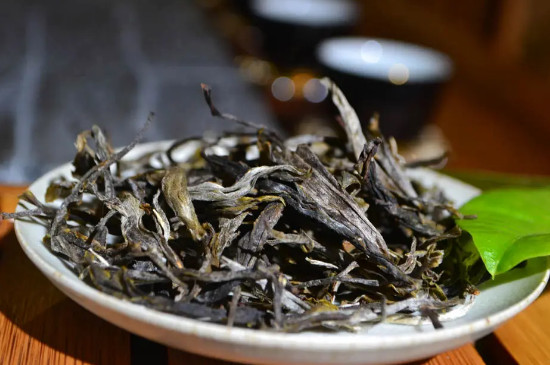 熟茶和生茶哪个更伤胃