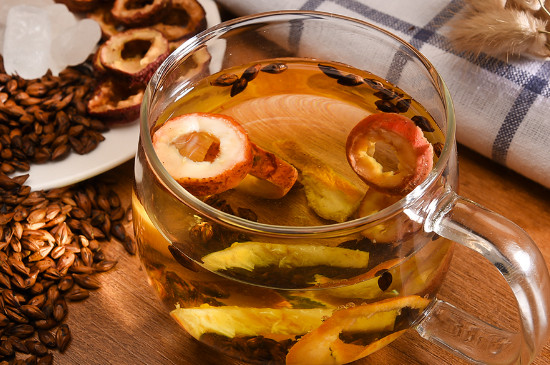 夏天儿童喝什么茶好，牛奶红茶/荞麦茶等