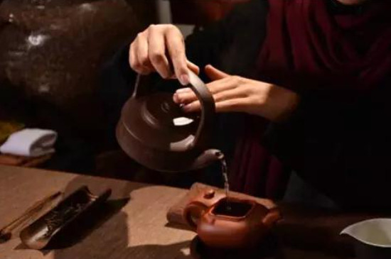 泡茶口诀一泡二泡三泡清，详述泡茶的要领