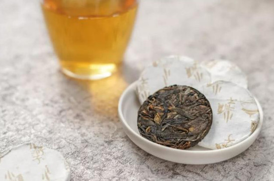 13年普洱茶餅價格表，價格700～2400元一餅