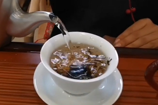 普洱茶糯香茶化石是什麼