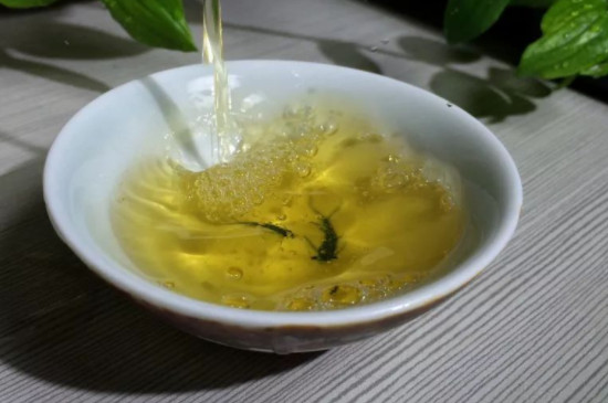 普洱茶有點黴味是正常的嗎