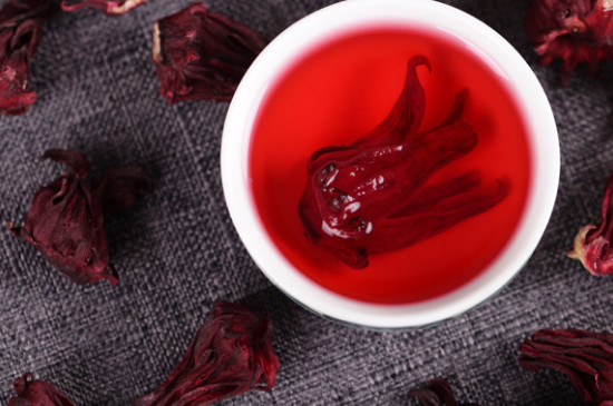 洛神花茶和玫瑰花茶哪個好，兩者各具特色