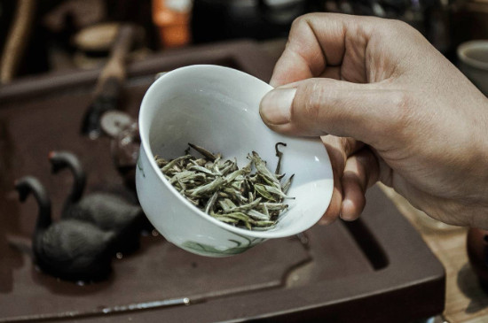 白茶和绿茶有什么区别