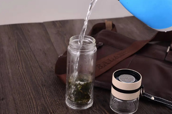不锈钢杯子能泡茶吗
