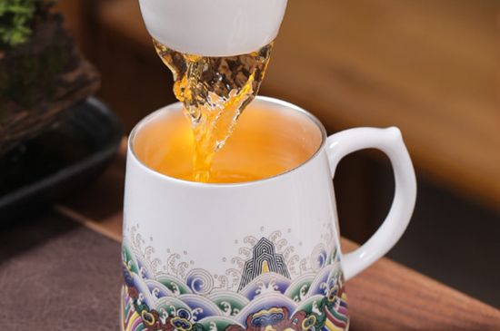 银杯子可以泡茶吗 银杯子有什么好处