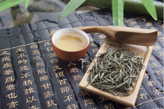 青茶泡茶技巧，分为容器选择/水温等四个方面技巧