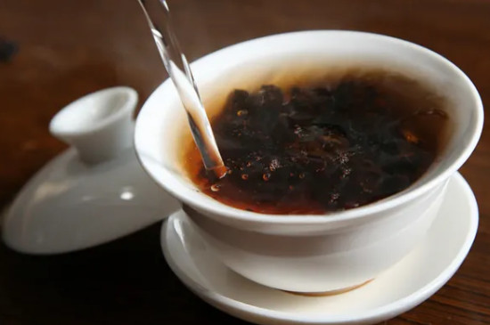 紧压普洱茶的冲泡方法