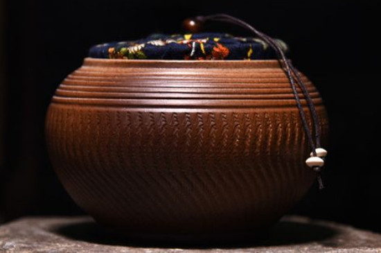 普洱熟茶醒茶用什麼東西裝
