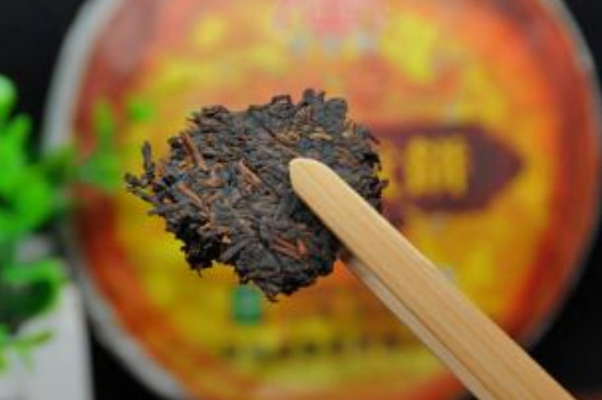 藏20年的熟普洱茶的价格，1000～6000元一饼