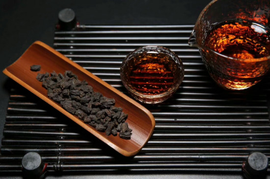 普洱茶老茶头好吗？普洱茶老茶头好还是碎银子好