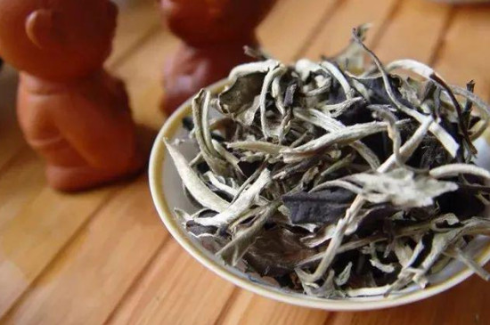 月光白茶多少钱一斤