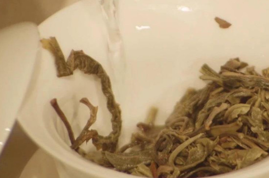 布朗山古樹茶口感特點