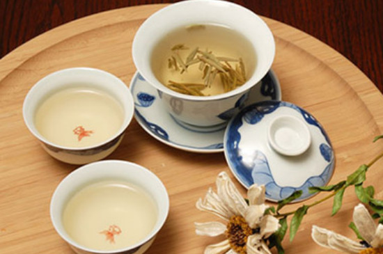 白茶黃茶哪個檔次更高，兩者不分伯仲