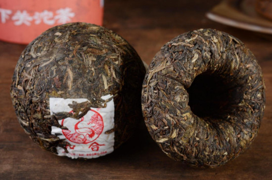 二十年普洱茶饼价格表，盘点陈年普洱茶饼价值