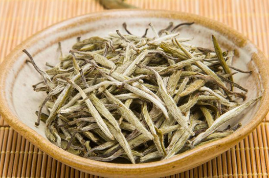 白毫銀針與白茶的區別