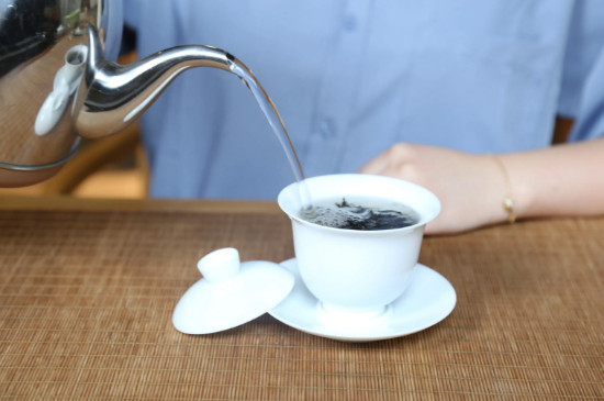 鸭屎香和岩茶的区别