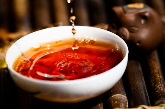 夏天喝黑茶好吗?好（帮助清理肠胃）