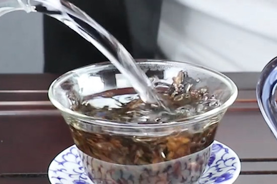 如何进行洗茶