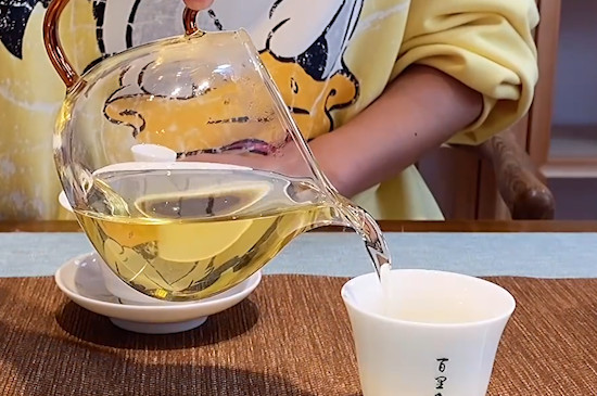 白鶯山古樹茶的特點