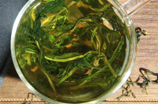 女性喝蒲公英茶的禁忌，不适宜脾胃虚寒/经期间饮用