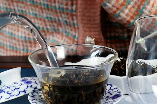 泡红茶的水温多少度