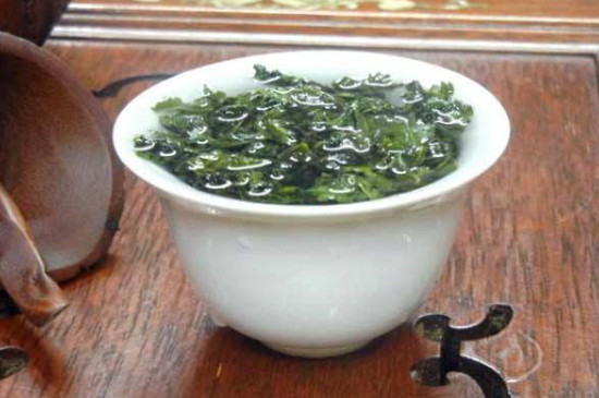 上等鐵觀音是怎麼樣的，上等鐵觀音泡開的圖片