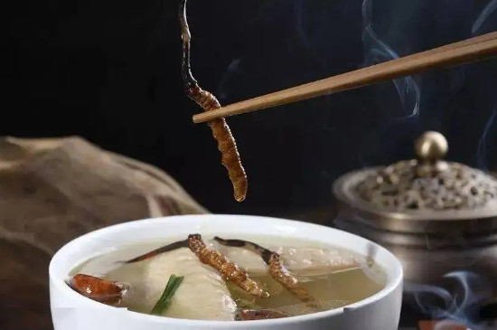 蟲草泡水一次幾根