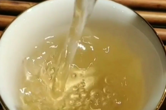 茶叶一般用多少度的水泡