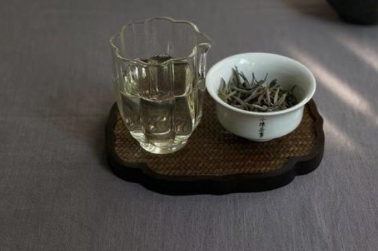 安化黑茶煮了三天能不能喝，不能（损害身体健康）