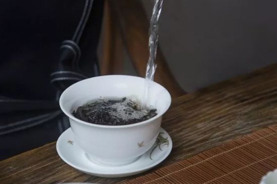 盖碗泡茶手法