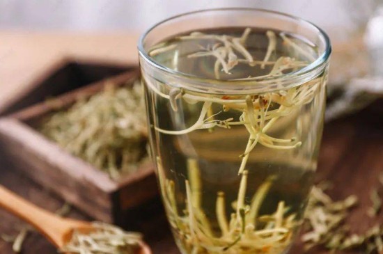 女生喝金银花茶的好处