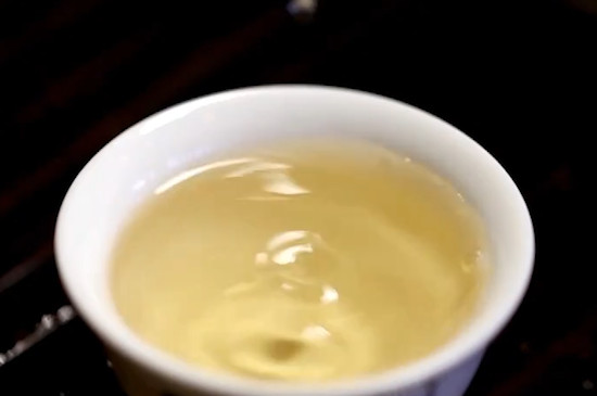 易武颳風寨古樹茶的特點及口感