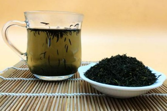 杜仲雄花茶是不是飯前半小時喝，杜仲雄花茶一天喝多少