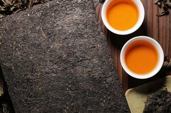 1000毫升水放多少黑茶来煮，放7～10克左右黑茶