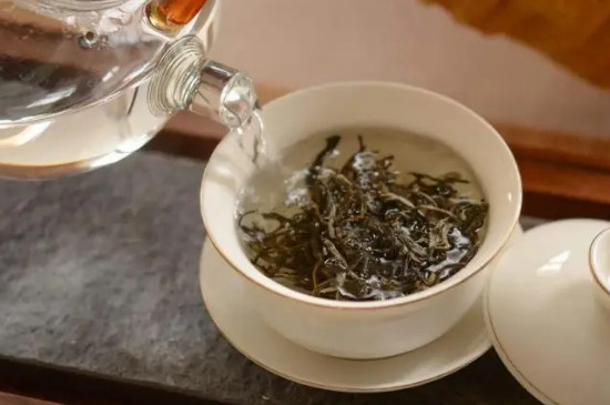 2008年老班章普洱茶价格表，2008年普洱茶饼值多少钱