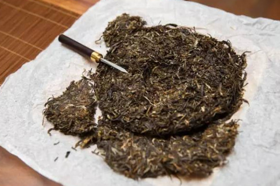 16年的普洱茶饼值多少钱，10000～200000元左右一饼