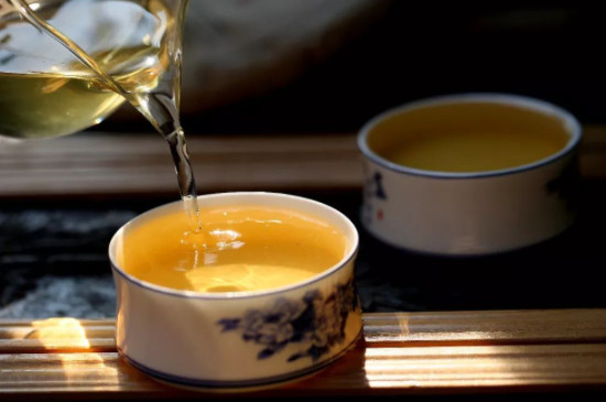 普洱茶什么时候喝，普洱茶的饮用时间