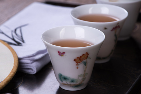 闻香杯的正确使用方法