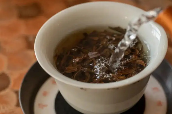 泡祁门红茶的水温是多少