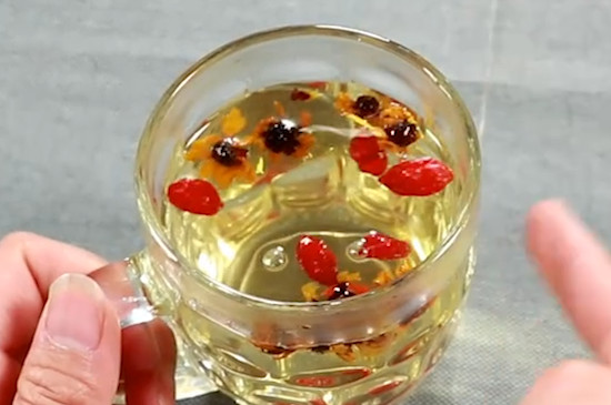 冬天可以喝菊花茶嗎