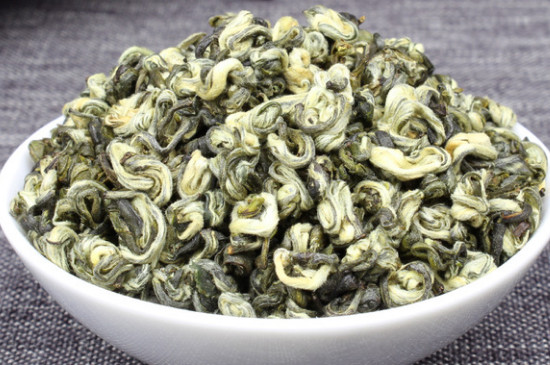 女生喝碧螺春茶的好处和坏处，有助于抗氧化（可能会引起痛经）
