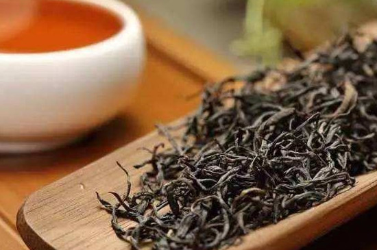 三伏天适合喝什么茶，绿茶/黑茶/红茶